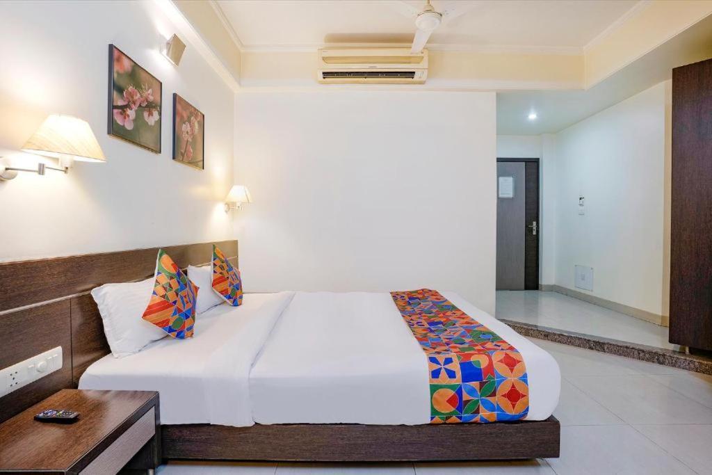 Gandharva Residency Swargate Hotel Pune Exterior photo