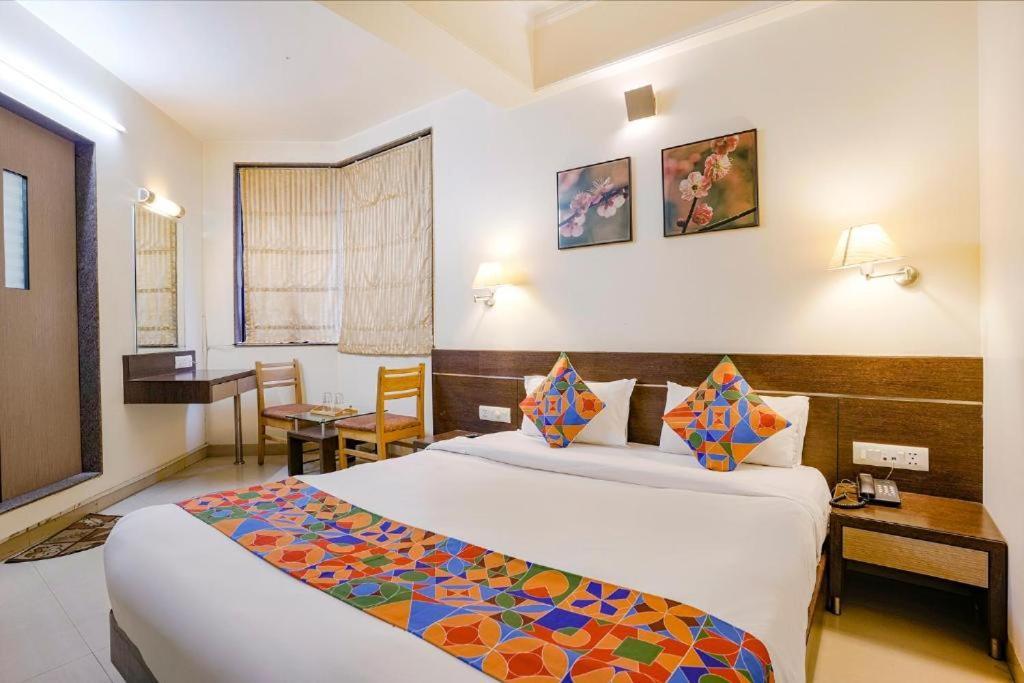 Gandharva Residency Swargate Hotel Pune Exterior photo